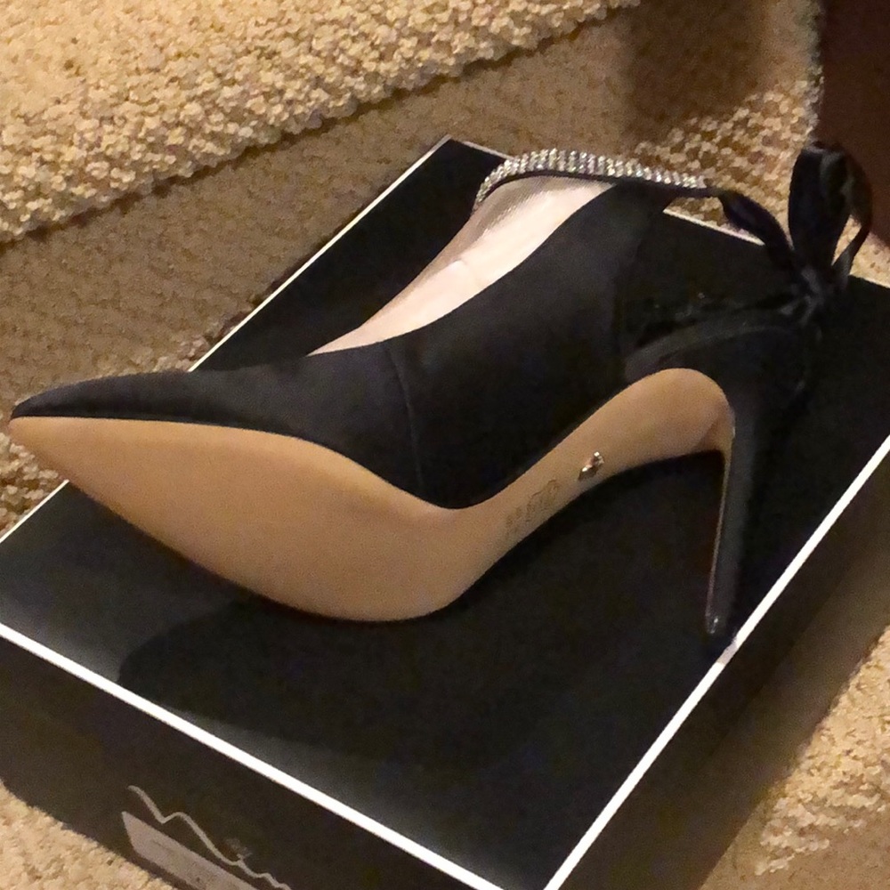 Shoes - Picture 2 of 3